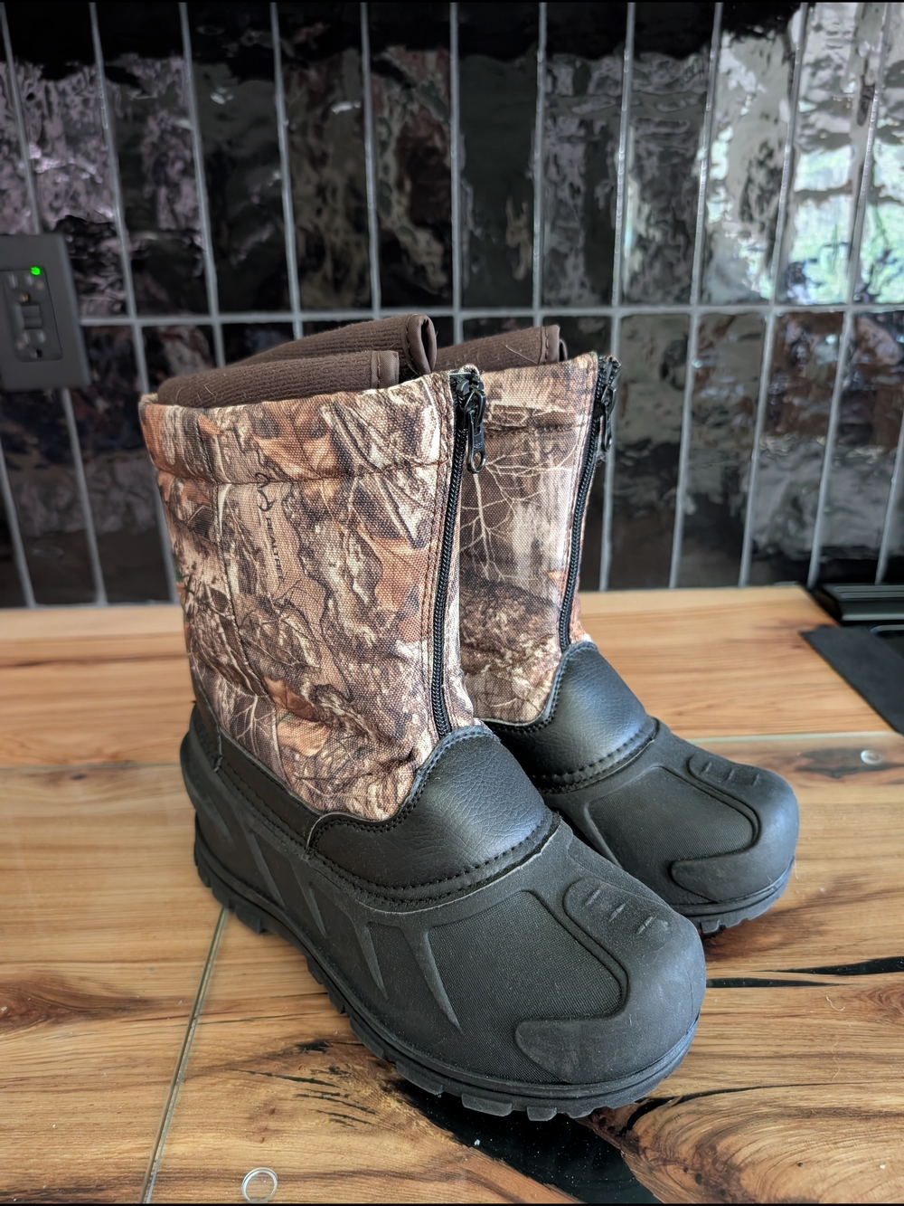 Insulated Waterproof Zip-Front Snow Boots in Brown Camo